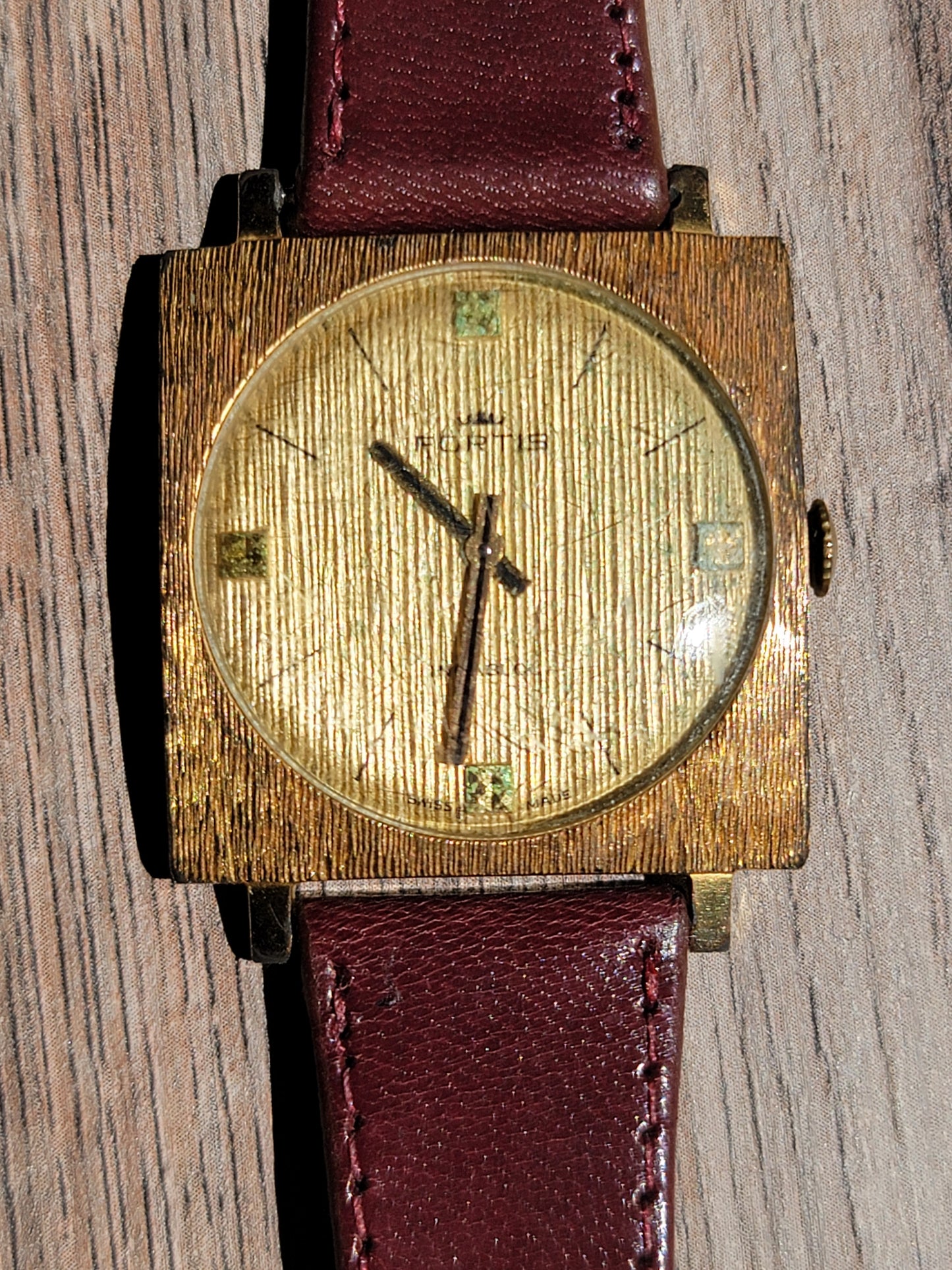 1970's Fortis Square Gilded 4720