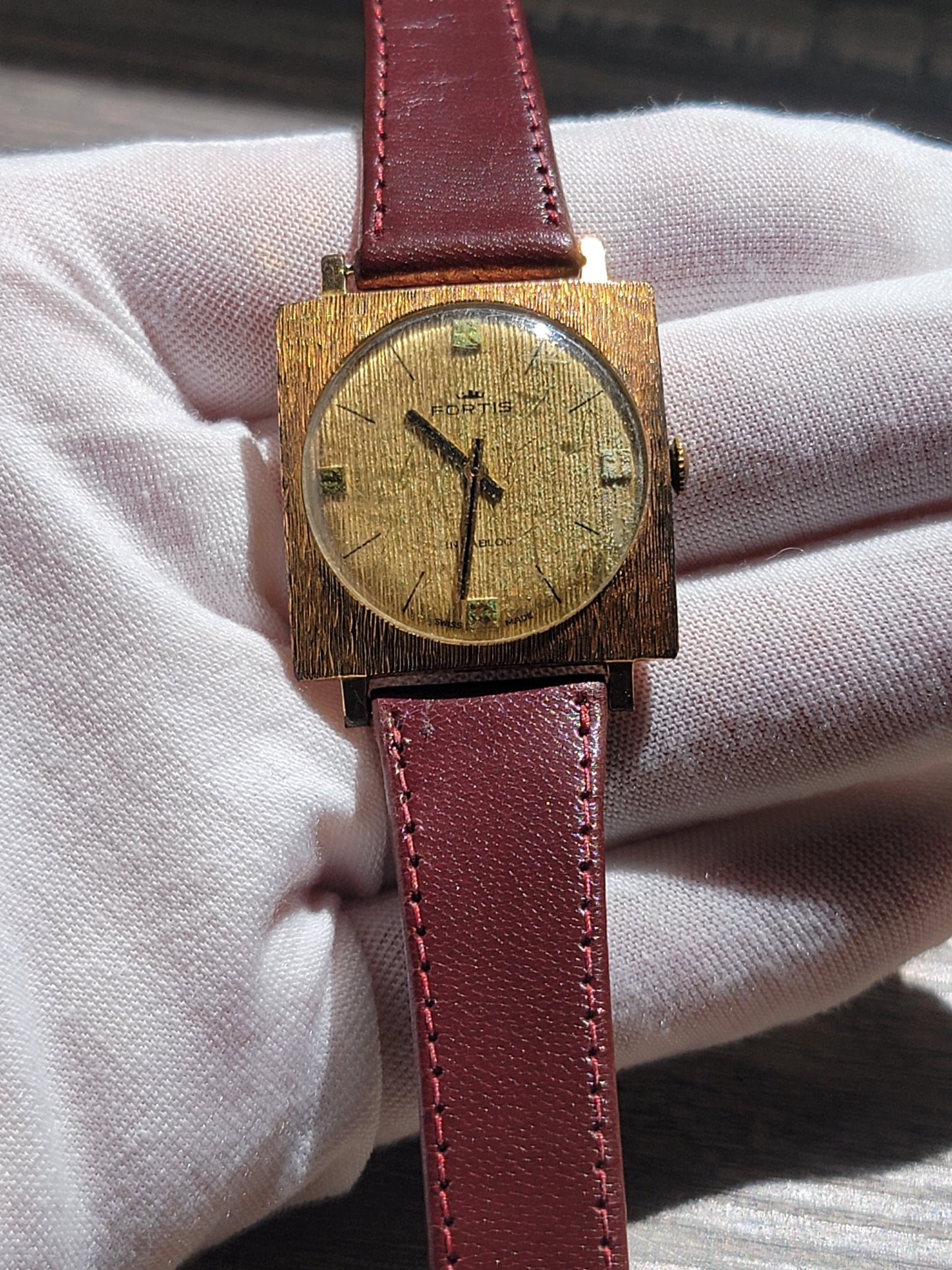1970's Fortis Square Gilded 4720